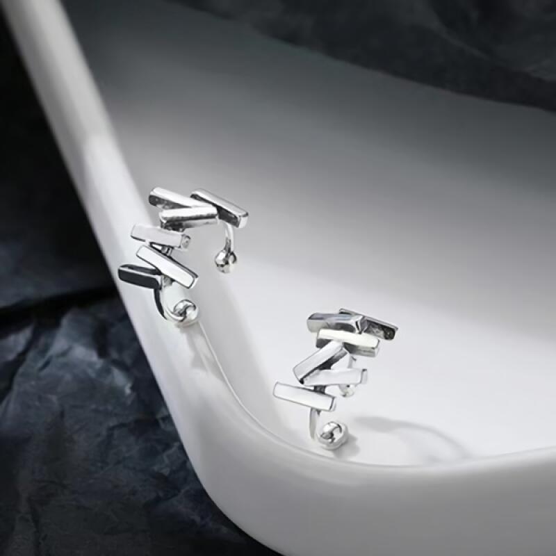Women's Accessories Domino Twist Silver Ear Cuff
