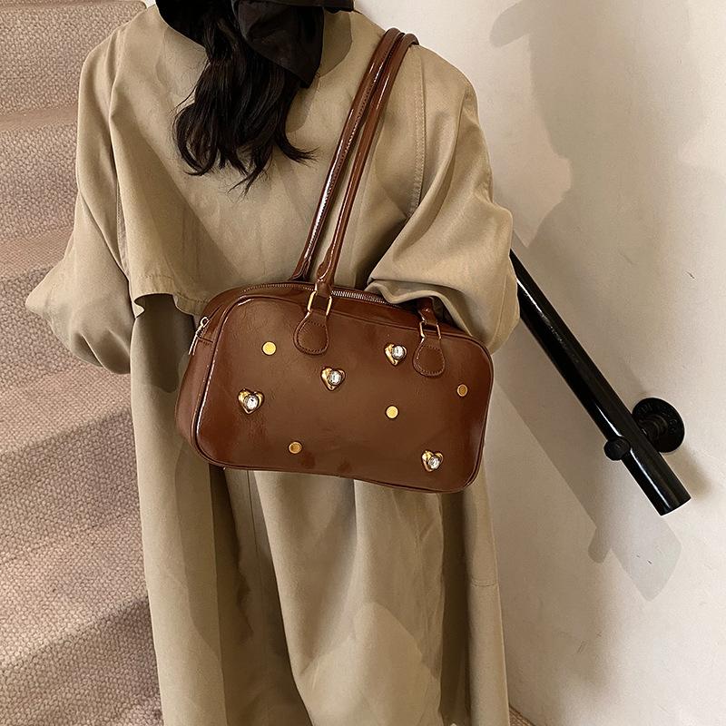 2025 Winter New Mori High-value Retro Rivets Large-capacity Tote Bag Lazy Wind Portable Shoulder Women's Bag