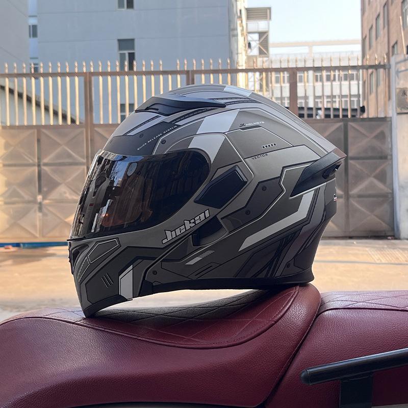 Motorcycle helmets Men's and women's locomotive full helmets Bluetooth peel-off helmets Electric vehicle helmets