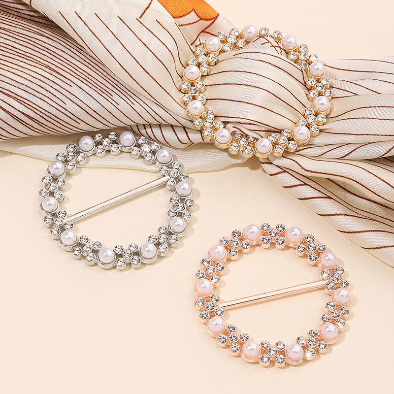 Ring Inlaid with Pearls and Rhinestones Metal Silk Scarf Buckle for Women’s Fashion Versatile Clothing Scarf Decorative Buckle