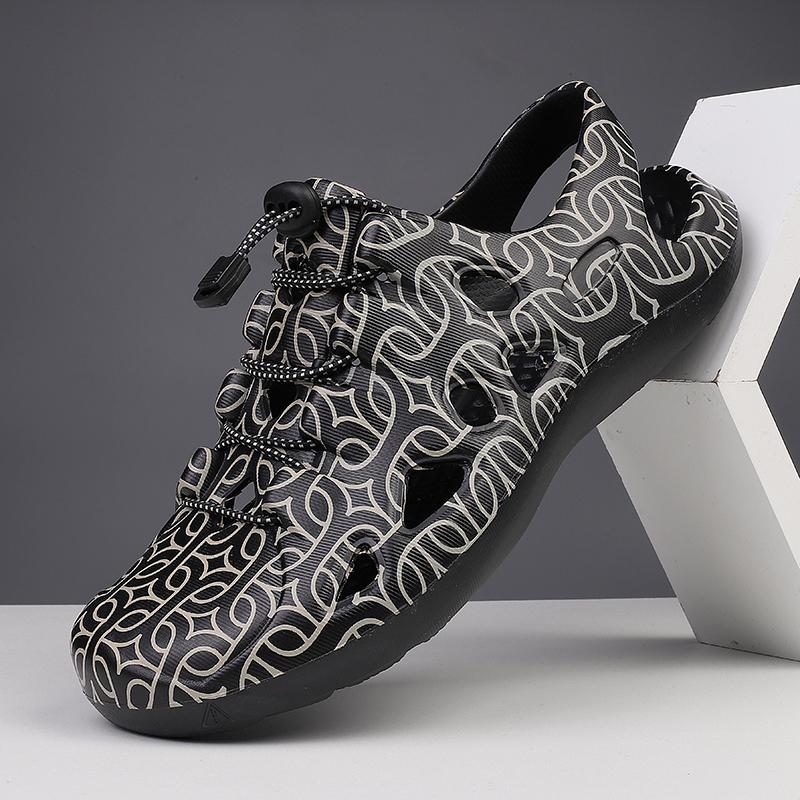 Fashion Summer Beach Slippers Men 2025 Mules Men Summer Clogs for men Outdoor Slide Sandals Man Garden Shoes Male Summer Clogs