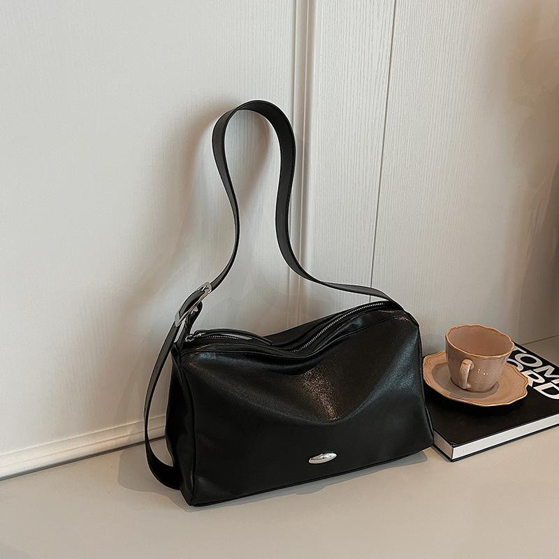 Fashion Big Bag Women's New Commuter Shoulder Bag Large Capacity Versatile Messenger Bag