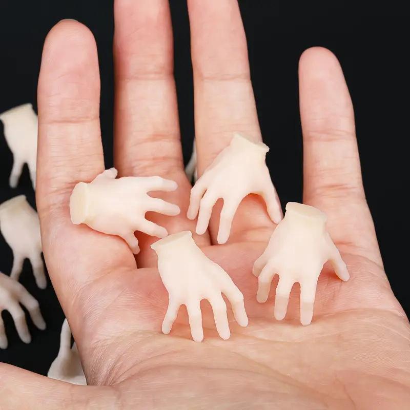 

Halloween Creepy Mini Plastic Hands Ornaments Set 15pcs Realistic Tiny Hand Toys For Party Pranks Decorations Props
