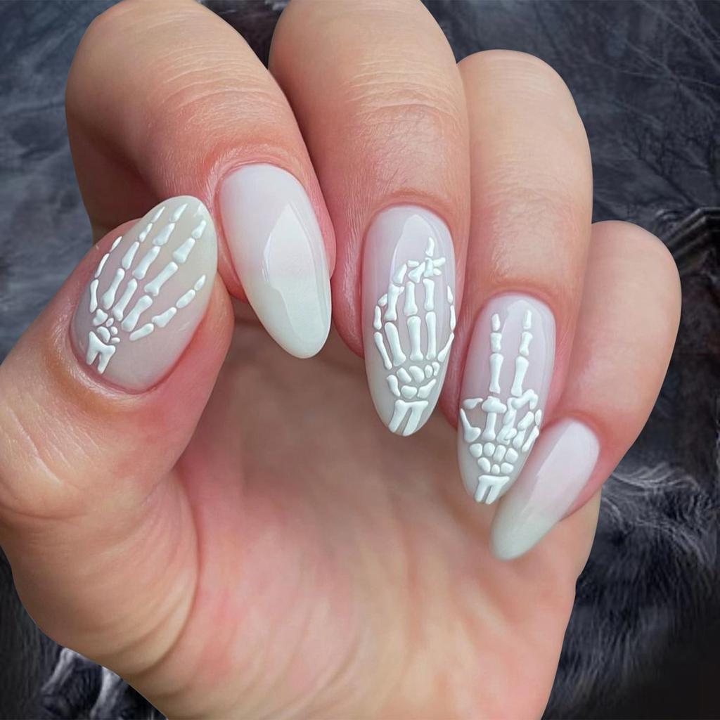 2025 New Halloween Wear Nail 3D Three-dimensional Nail Art False Nails European and American Spider Bat Nail Pieces