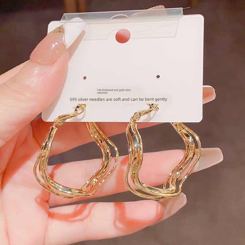 Fashion Metal Twisted Wave Earrings South Korea Elegant Unique Design Niche Style Classy Cold Wind Net Red Earrings