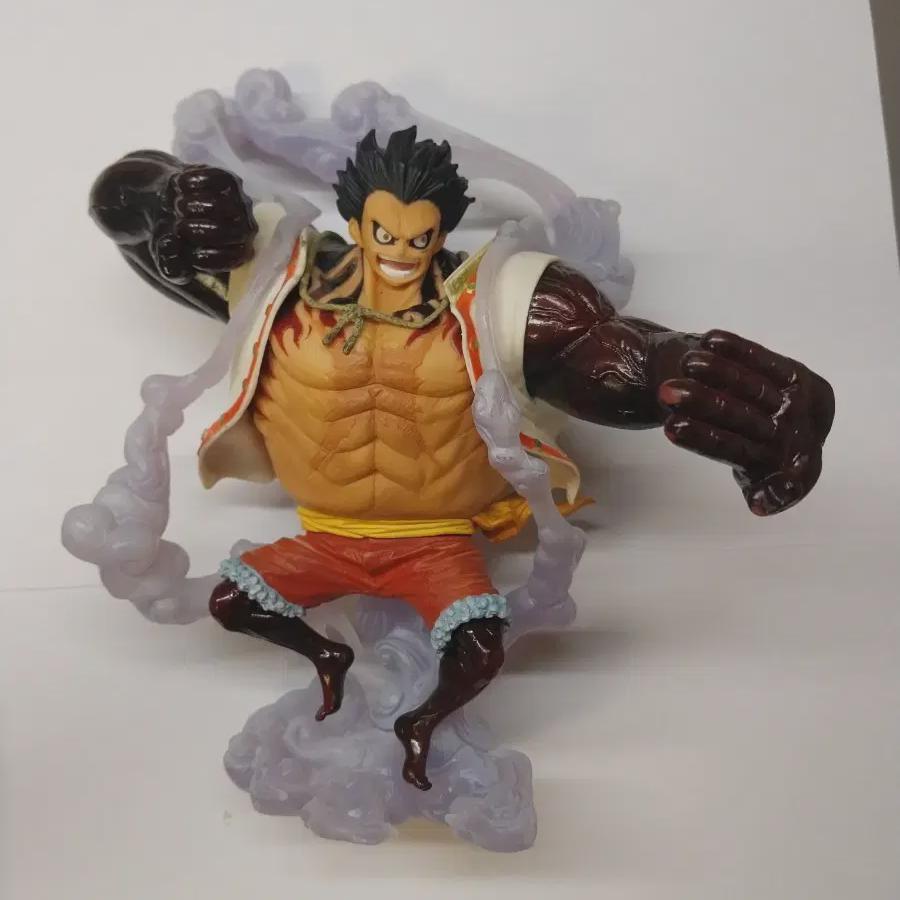 

Я продаю фигурки One Piece Кинг или Луффи