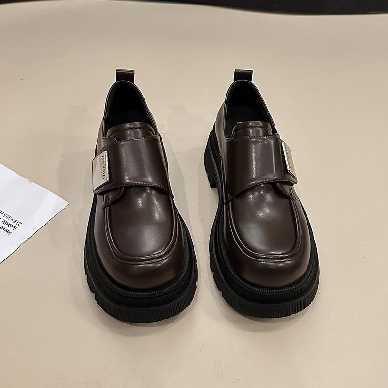 

Женские лоферы на платформе весна и осень 2025 новая маленькая одинарная обувь британский темперамент маленькие кожаные туфли 40 коричневый