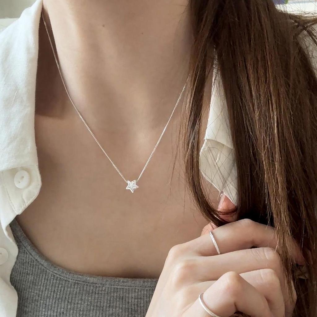 Korean S925 Sterling Silver Star Necklace with Diamond Inlay – Minimalist Clavicle Chain for Women