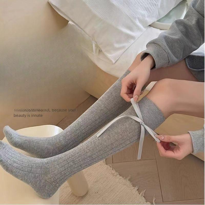 Ladies Spring and Summer Pure Color Sweet Everything Bow Long Leg Pile Pile Socks