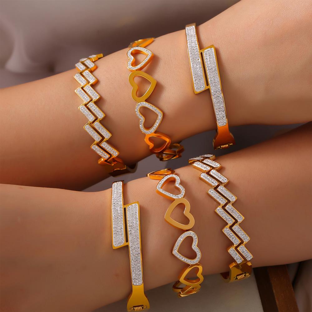 Hong Kong Trendy Minimalist Geometric Diamond-Set Gold-Plated Titanium Bracelet