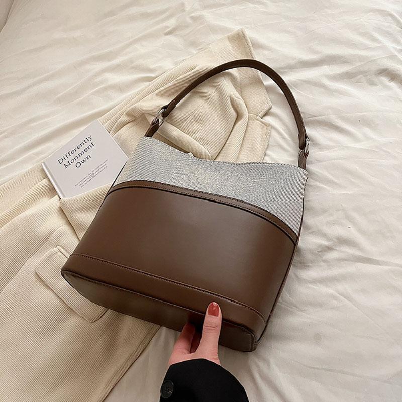 

Korean Version High-Grade Sense Splicing Bucket Bag Retro Simple Shoulder Bags Women New Commuter Large Capacity Underarm Pack (20cm<Max Length<30cm)