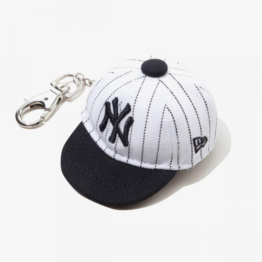New Era New York Yankees Cap Key Holder White Stripe OSFM