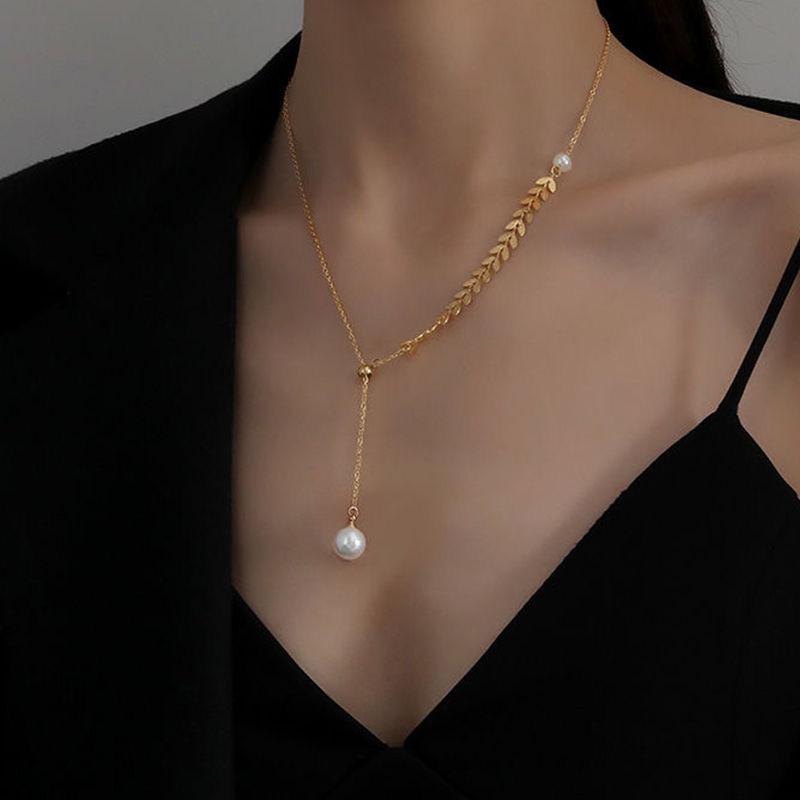 Elegant Colorfast 18K Rose Gold Necklace with Swan & Four-Leaf Clover Charm