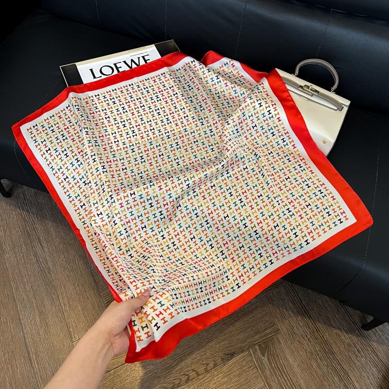 New silk scarf women's fashion versatile high-end small square scarf Korean version neck protection scarf spring and autumn retro scarf binding bag