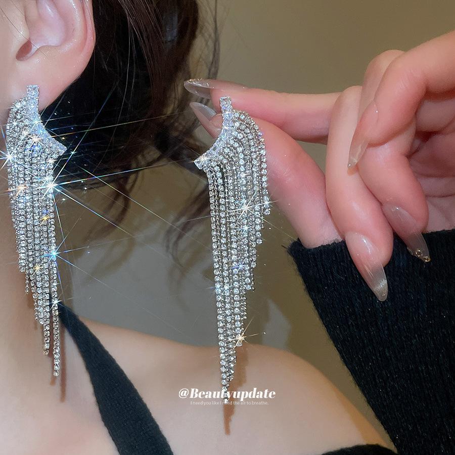 Diamond fringed stud earrings court style retro niche elegant temperament earrings earrings light luxury earrings