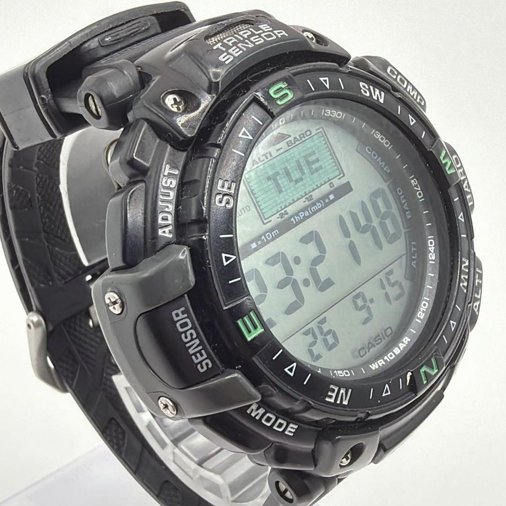 Used Good conditionCASIO PRO TREK PRG-40 triple sensor wristwatch in operation