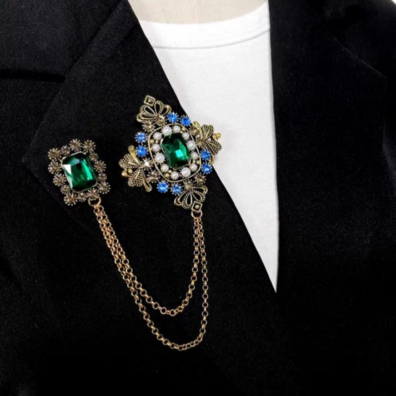 Vintage Elegant Square Metal Tassel Brooches Badges For Women Men Suit Coat Pin Jewelry Accessories Gift
