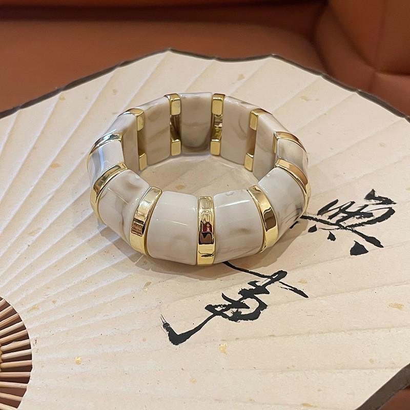 Irregular Round Shell Retro Court Style Bracelet - Light Luxury & High-End Women's Jewelry