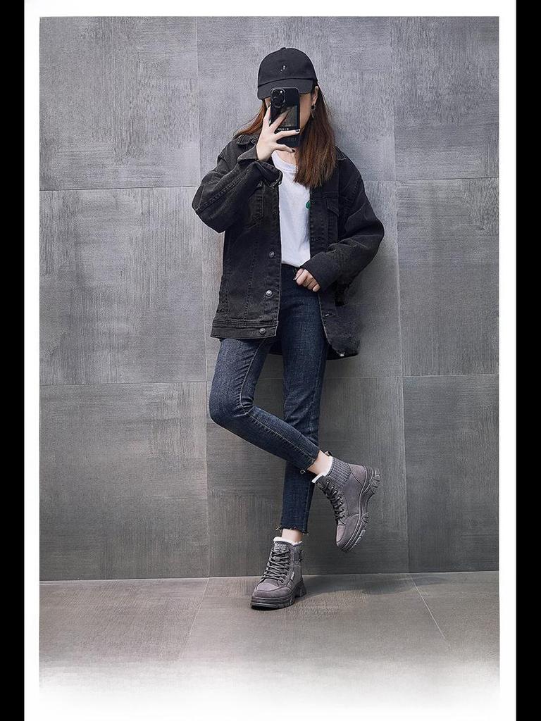 2024 Winter Korean Velvet Martin Boots for Female Students - Warm, Thickened Short Street Boots
