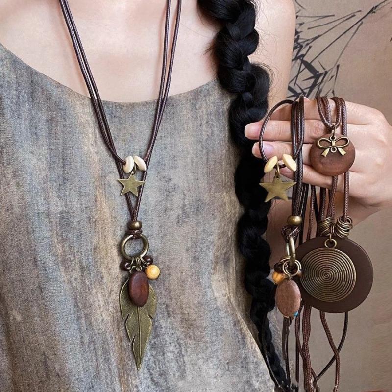Vintage Boho Metal Feather Necklace For Women Antique Long Collar Chains Pendant Handmade Statement Jewelry Layers Accessories