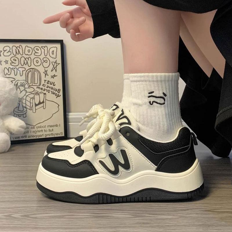 Niche Original Women's Shoes Casual Shoes Women's Board Shoes American Retro Bread Shoes Women's Spring Black and White Panda Student Shoes