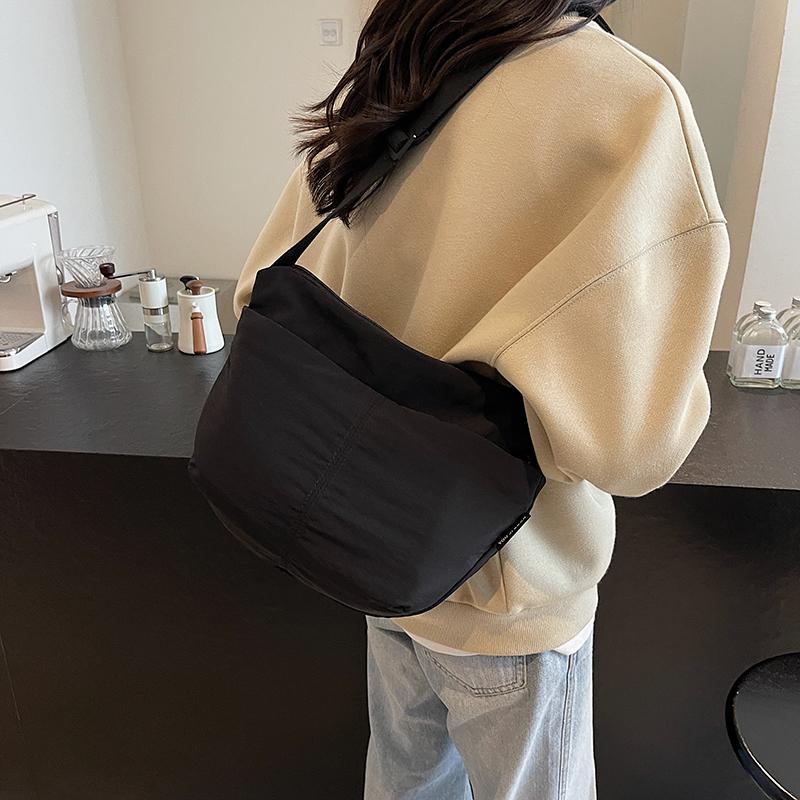 Canvas Bag Women's Large Capacity Commuter Shoulder Bag