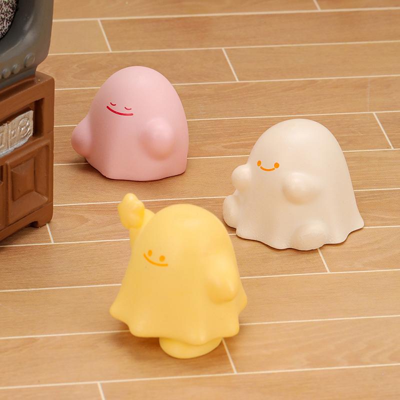 Cute Cartoon Mini Halloween Colorful Ghost Miniature Figurines Desktop Car Micro Landscape Home Ornaments Decoration Accessories