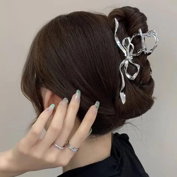 Large Bowknot Womens Hair Claw Clip for Thick Thin Hair Accessories Trendy Elegant Gold Silver Metal Streamer Crab Clamp Jewelry