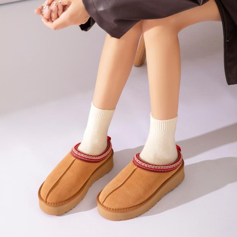 Fashion Women's Winter Boots with Thick Soles Ethnic Snow Boots Wool Slippers 2025 New Winter Sheepskin Wool Integrated Women's Shoes