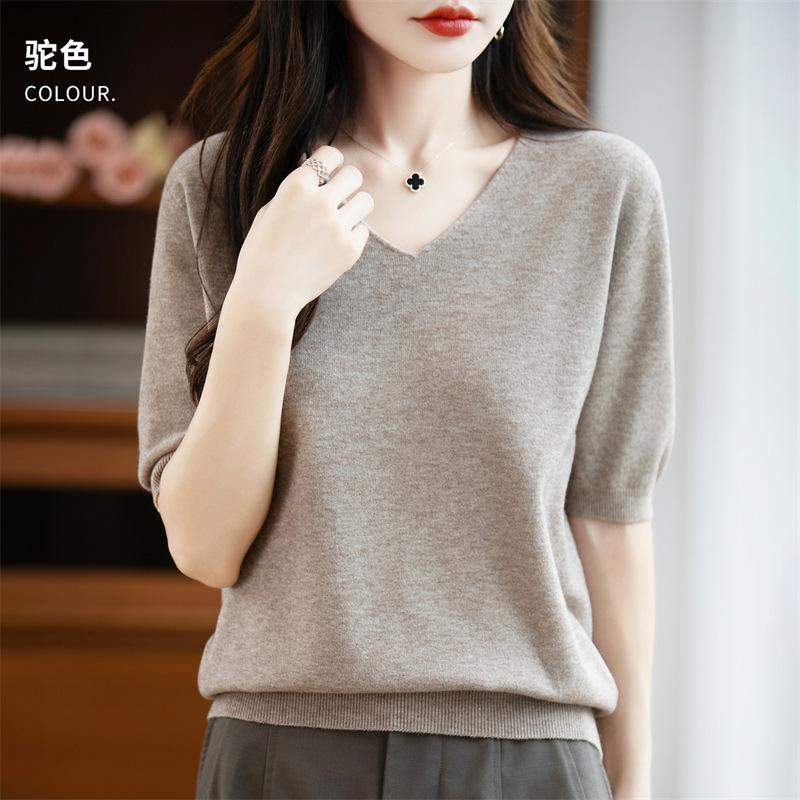 Knitted Short-sleeved T-shirt for Women A Thin V-neck Half-sleeve Top for Summer and Autumn