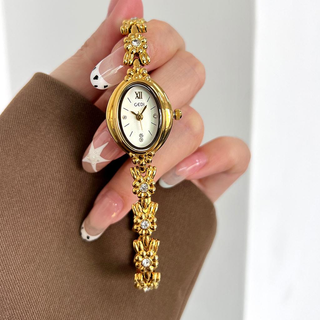 Diamond-Encrusted High-Value Women'S Watch Women'S Bracelet Watch Light Luxury Retro Fashion Exquisite Small Niche Women'S Watch