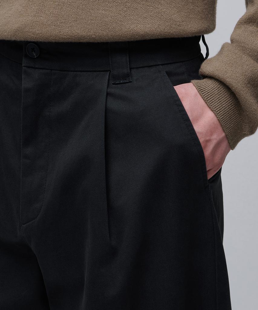 MUSINSA STANDARD Curved Wide Chino Pants [Black]