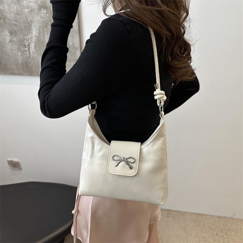 Retro Underarms Women's Bag New Style Handheld Crescent Bag Trendy Crossbody Bag Simple Commuting Niche Shoulder Bag