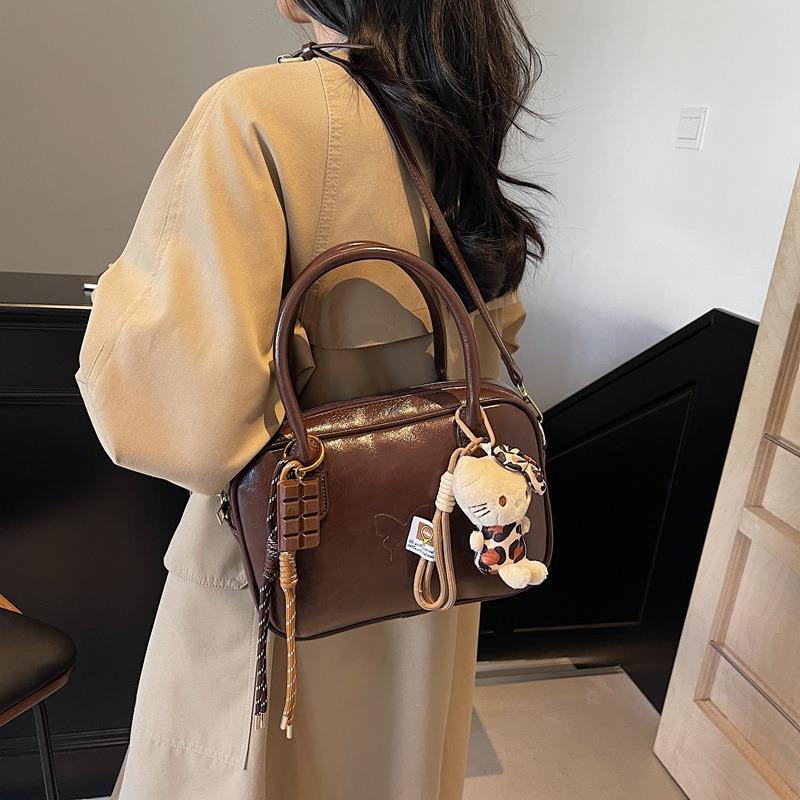 Retro fashion handbag bag women's new large-capacity shoulder pillow bag commuter messenger bag