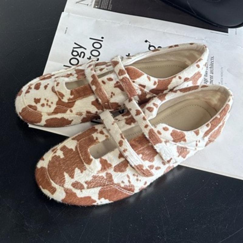 Fashion High Quality Faux Suede Ballet Flats Women Fashion Leopard Shallow Mary Jane Shoes Comfortable Round Toe Brand Designer Shoes