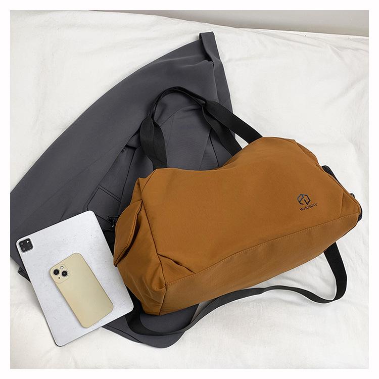 Women's Lightweight Large Capacity Travel Bag - Fashionable & Versatile for Sports and Fitness