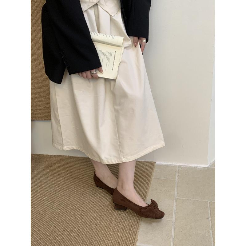 

Sweet and simple grandma shoes French niche square head bow spring and autumn single shoes thick heel red evening wind comfortable shoes 39 коричневый