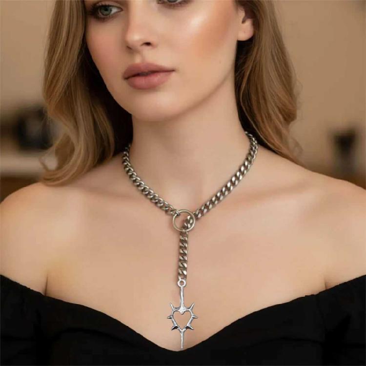 Punk Inspired Openwork Heart With Thorns O Ring Necklace Stainless Steel Adjustable Chain Clavicle Accessories