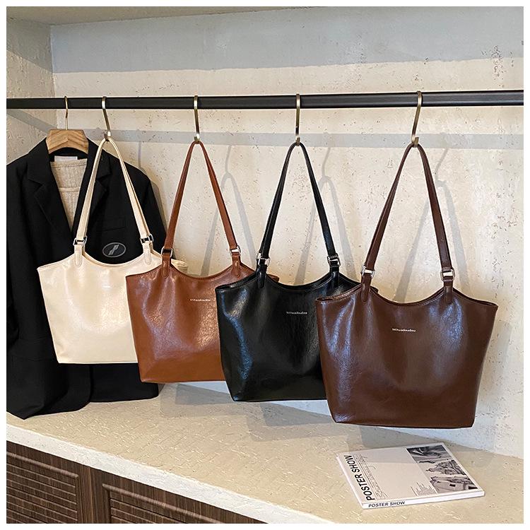 Women's Large Retro Soft Leather Tote: High-Quality, Versatile Fashion Shoulder Bag for School & Commute