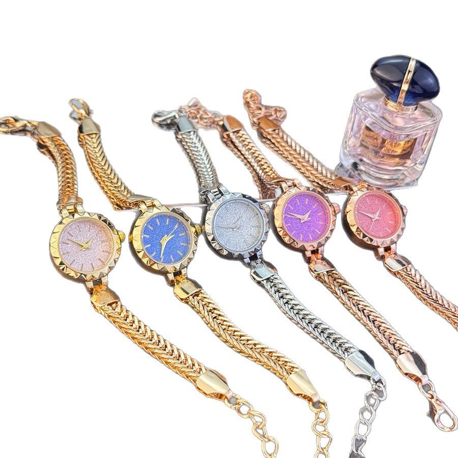 Cadena Redonda Esfera Pequeña Nicho Temperamento Hebilla Ajustable Reloj Pequeño Dorado Reloj de Cuarzo para Mujer