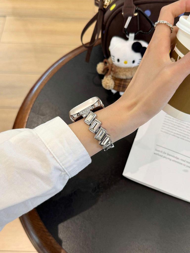 Compatible Diamond-Studded Metal Strap for Huawei GT654, Xiaomi 9 Pro, Apple iWatch 11