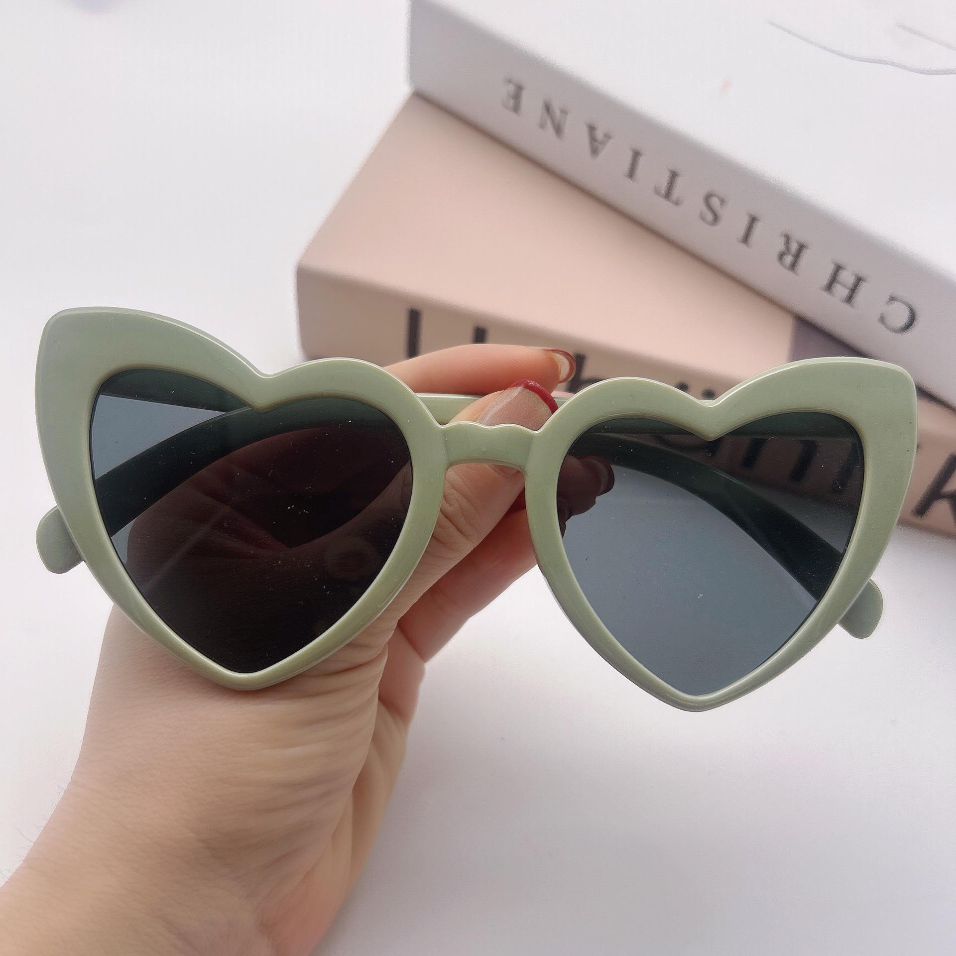 

Трендовые женские солнцезащитные очки в форме сердца 2024 года – Европейский и американский стиль