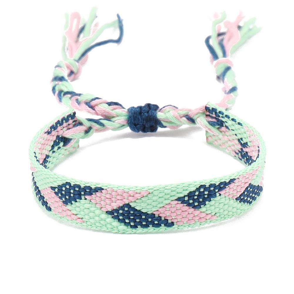 Bracelet Bohème pour Femme avec Pompon Népalais Coloré et Motif Géométrique en Diamant