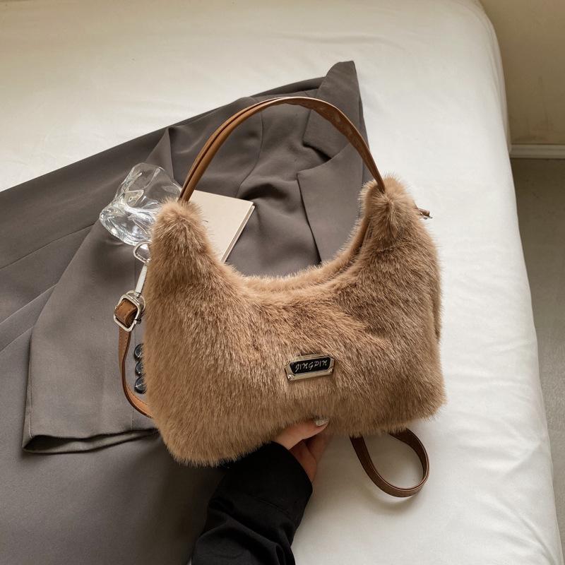 Plush Handbag Small Bag Women's 2025 Autumn New Fashion Niche High Value Foreign Style Shoulder Messenger Bag