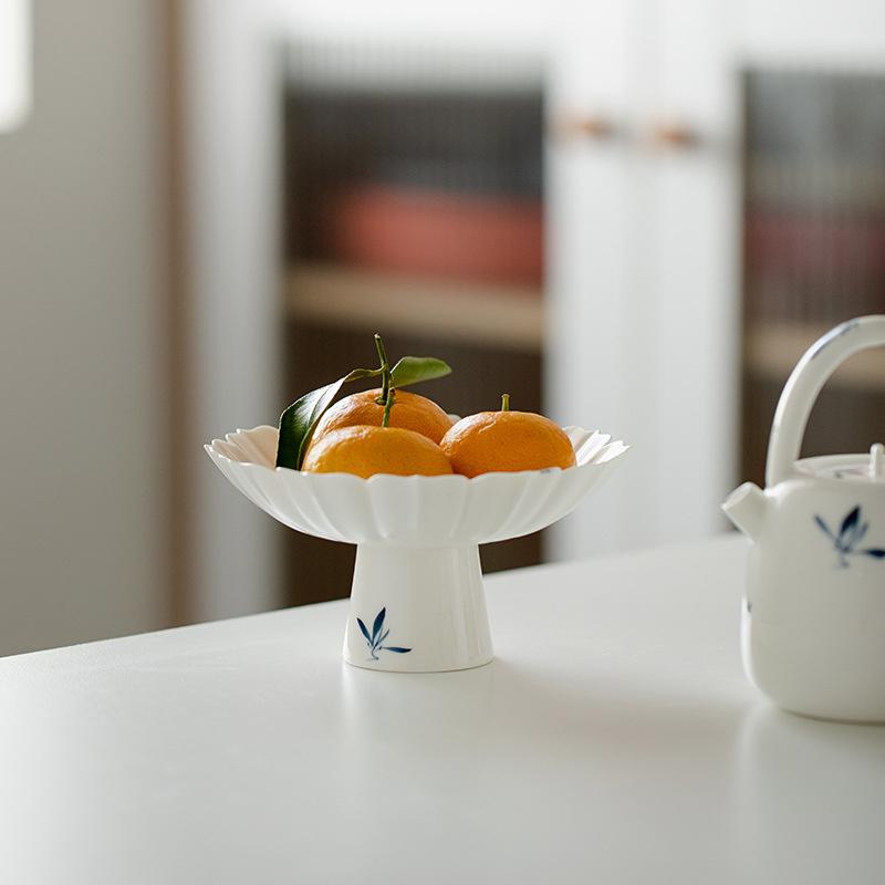 Creative Hand-painted Phalaenopsis Orchid Art Tea Dish Chrysanthemum Petal Ceramic High Foot Fruit Plate Candy Cake Stand Basket