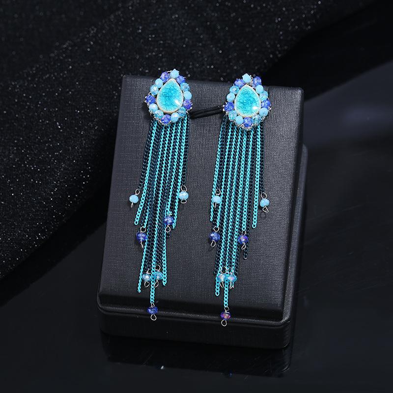 

Ретро изысканные серьги-гвоздики с бахромой из богемского хрусталя в стиле легкой роскоши, женские простые темпераментные длинные персонализированные серьги, украшения для ушей