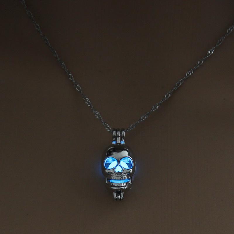 Svítící otočný korálek Halloweenský přívěsek náhrdelník pro ženy