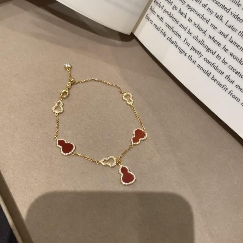 Light Luxury Retro Chinese White Shell Red Shell Gourd Bracelet, Exquisite Pendant, Luxury And Extravagance White High-End Bracelet