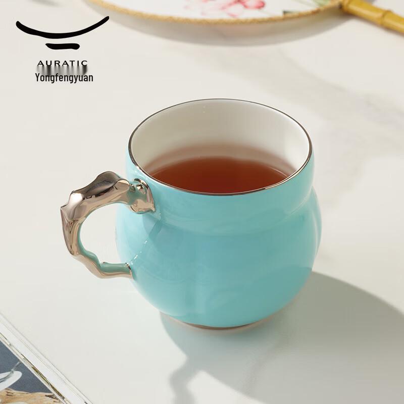 Yongfengyuan Lady's Porcelain Hand-painted Blue Serenity Mug