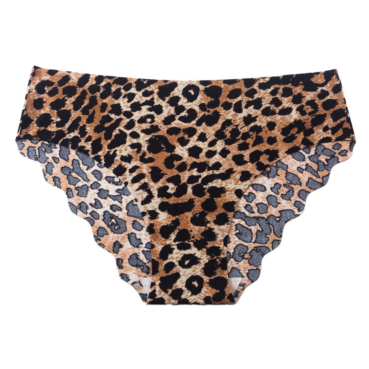 

Европейские бесшовные женские трусики-треугольники из ледяного шелка с леопардовым принтом, средней посадки Extra Large